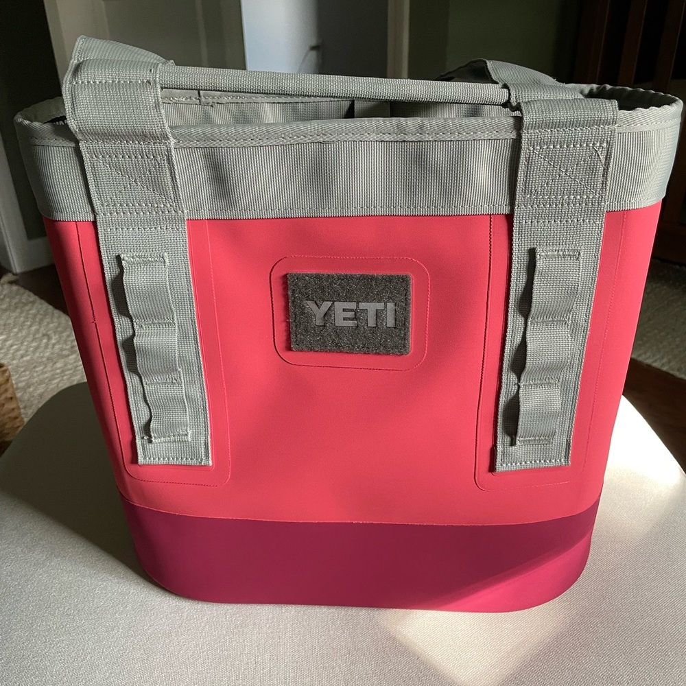 Yeti Camino Carryall 20